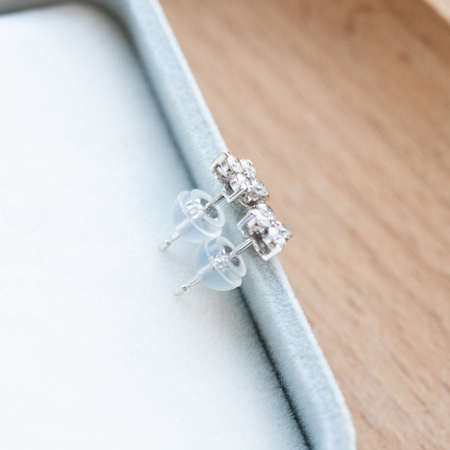 Japan 18K Gold White Diamonds Earrings