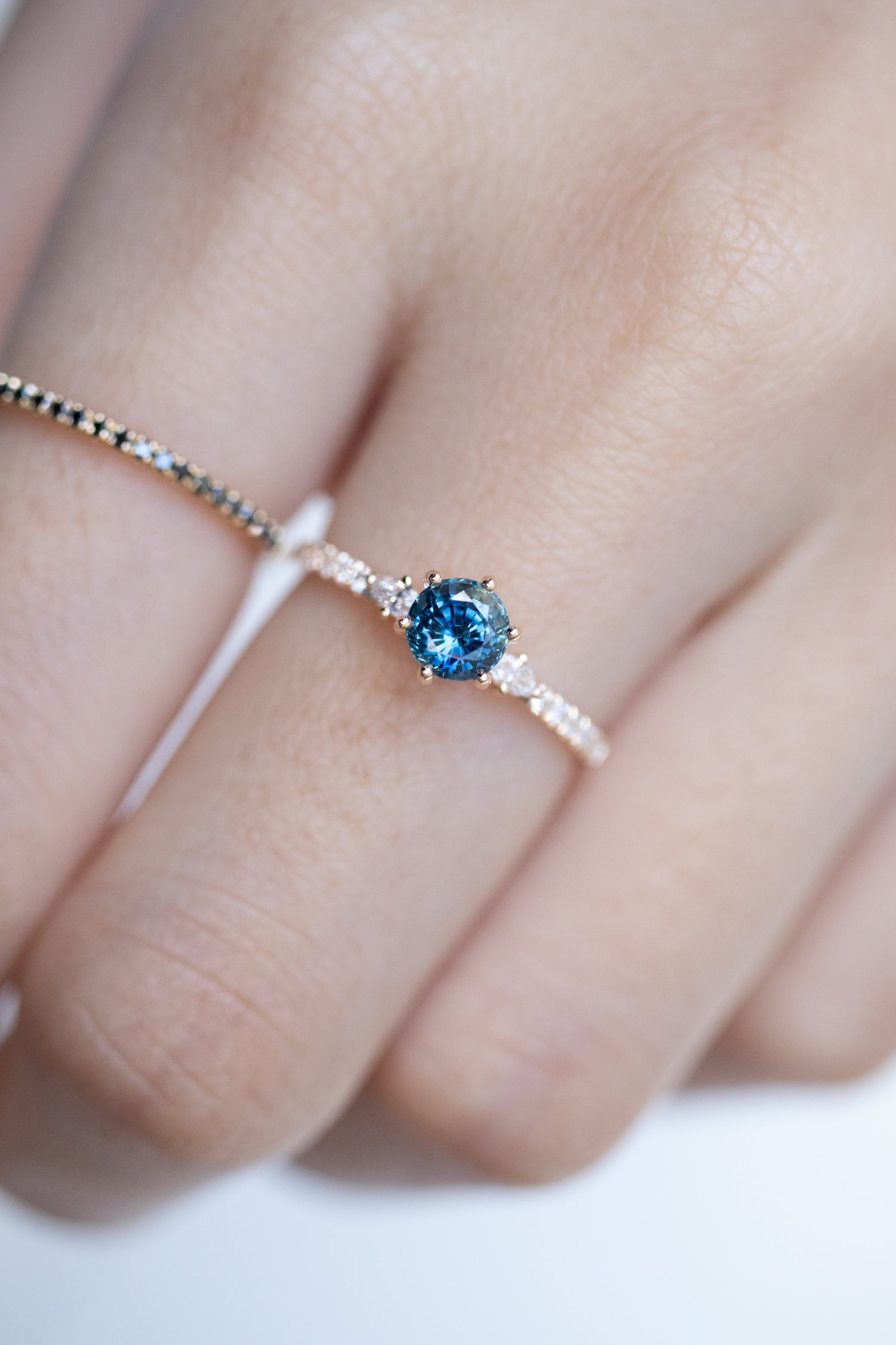 0.74ct Round Teal Green Sapphire (Unheated with Certificate) & diamonds 18K Yellow Gold half eternity Ring