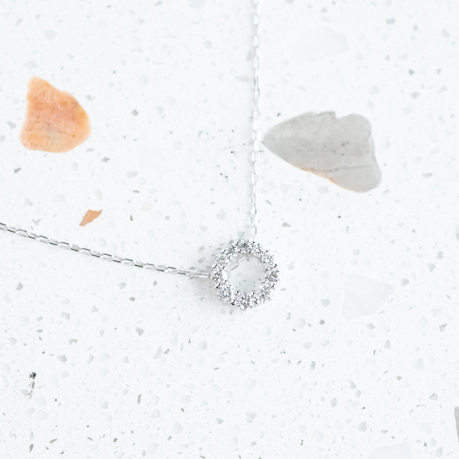 Japan 18K Gold White Diamonds Necklace