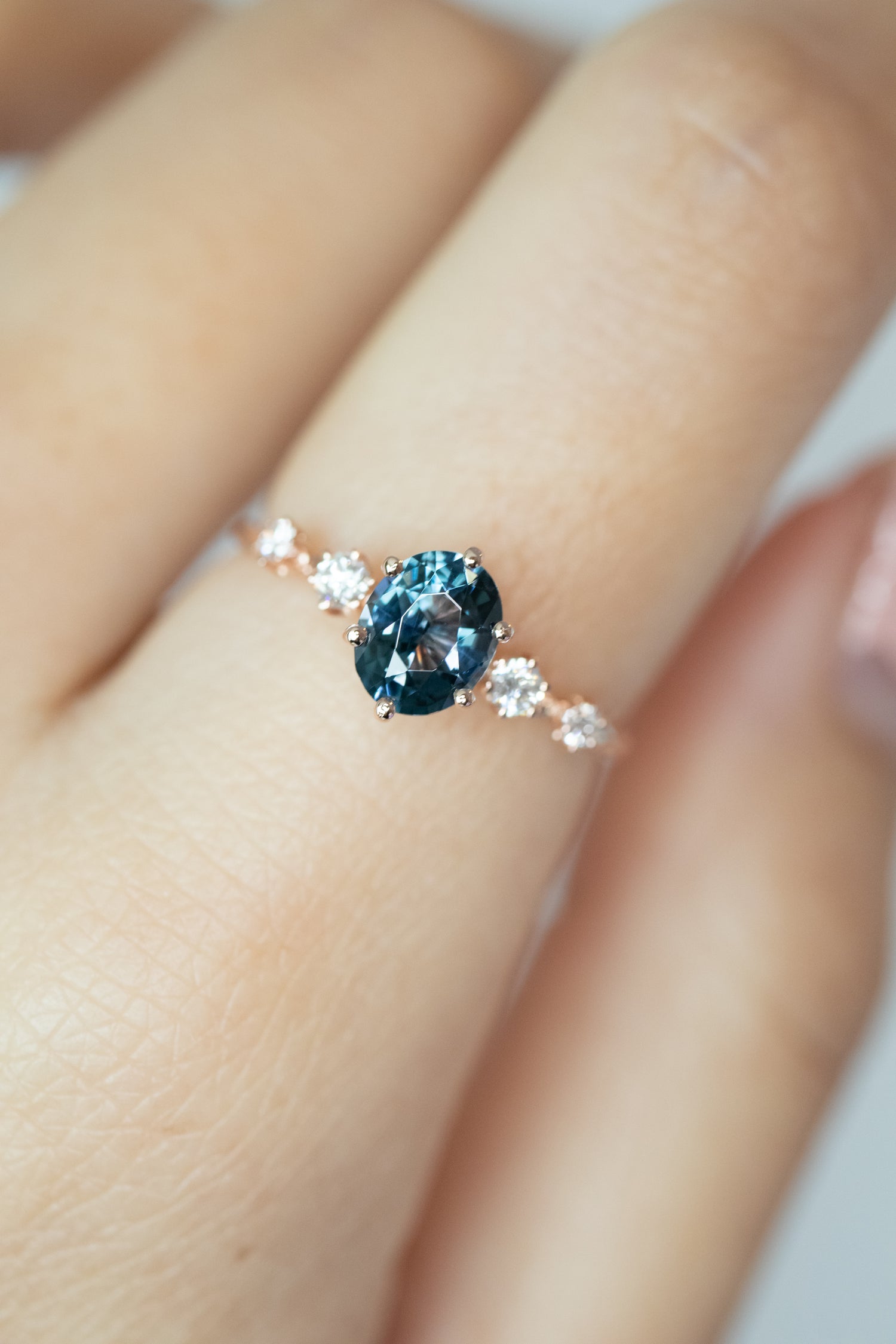 1.03ct Grayish Blue Spinel (with Certificate) &  diamonds 18K Rose Gold Twisted Ring