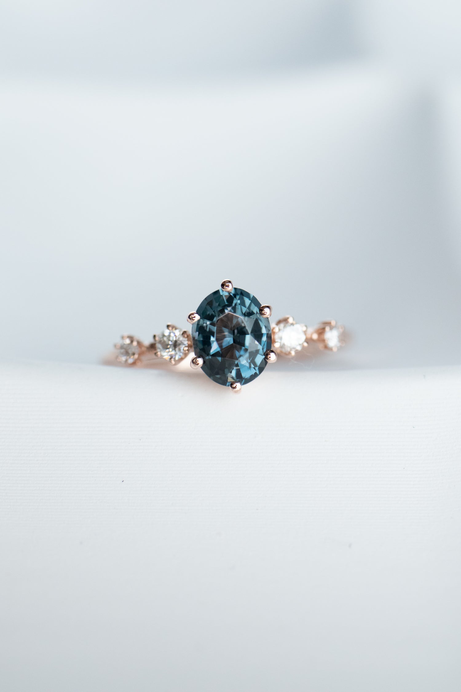 1.03ct Grayish Blue Spinel (with Certificate) &  diamonds 18K Rose Gold Twisted Ring
