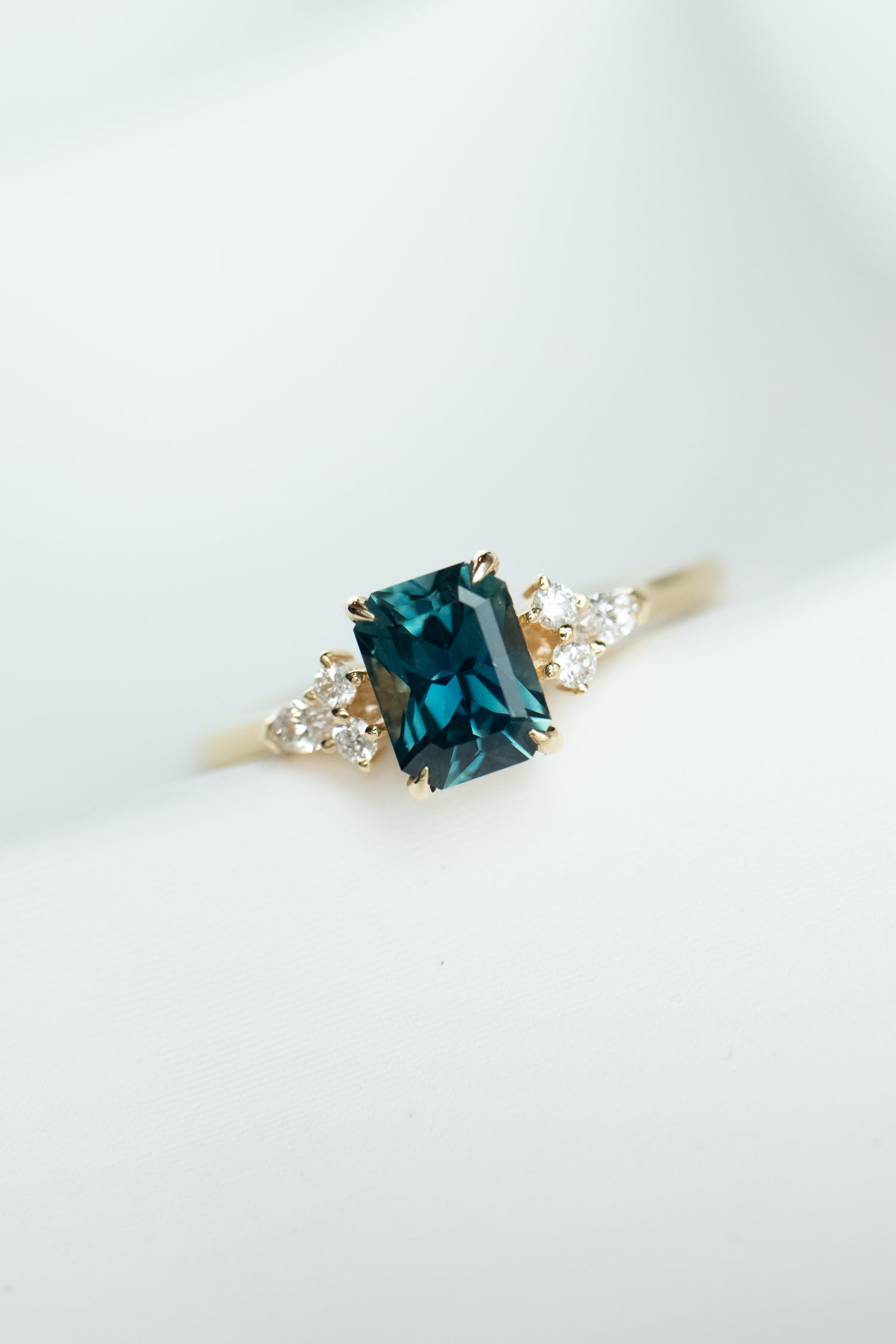 1.06ct Radiant Teal Green Sapphire (Unheated with Certificate) & diamonds 18K Yellow Gold Engagement Ring