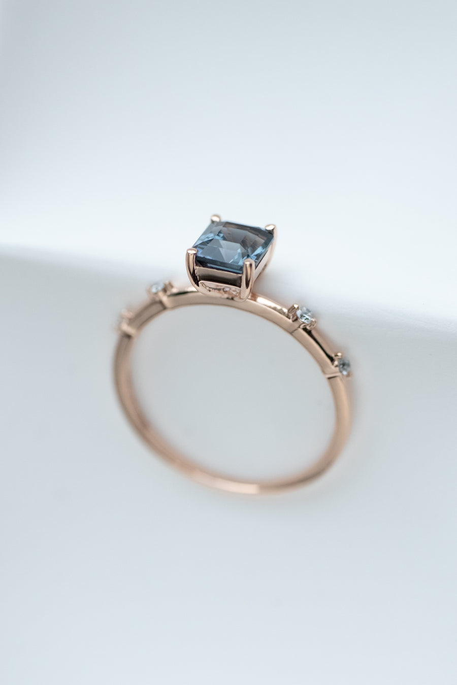 1ct Blue Spinel (with cert) & 0.06ct Diamonds 18K Rose Gold Ring