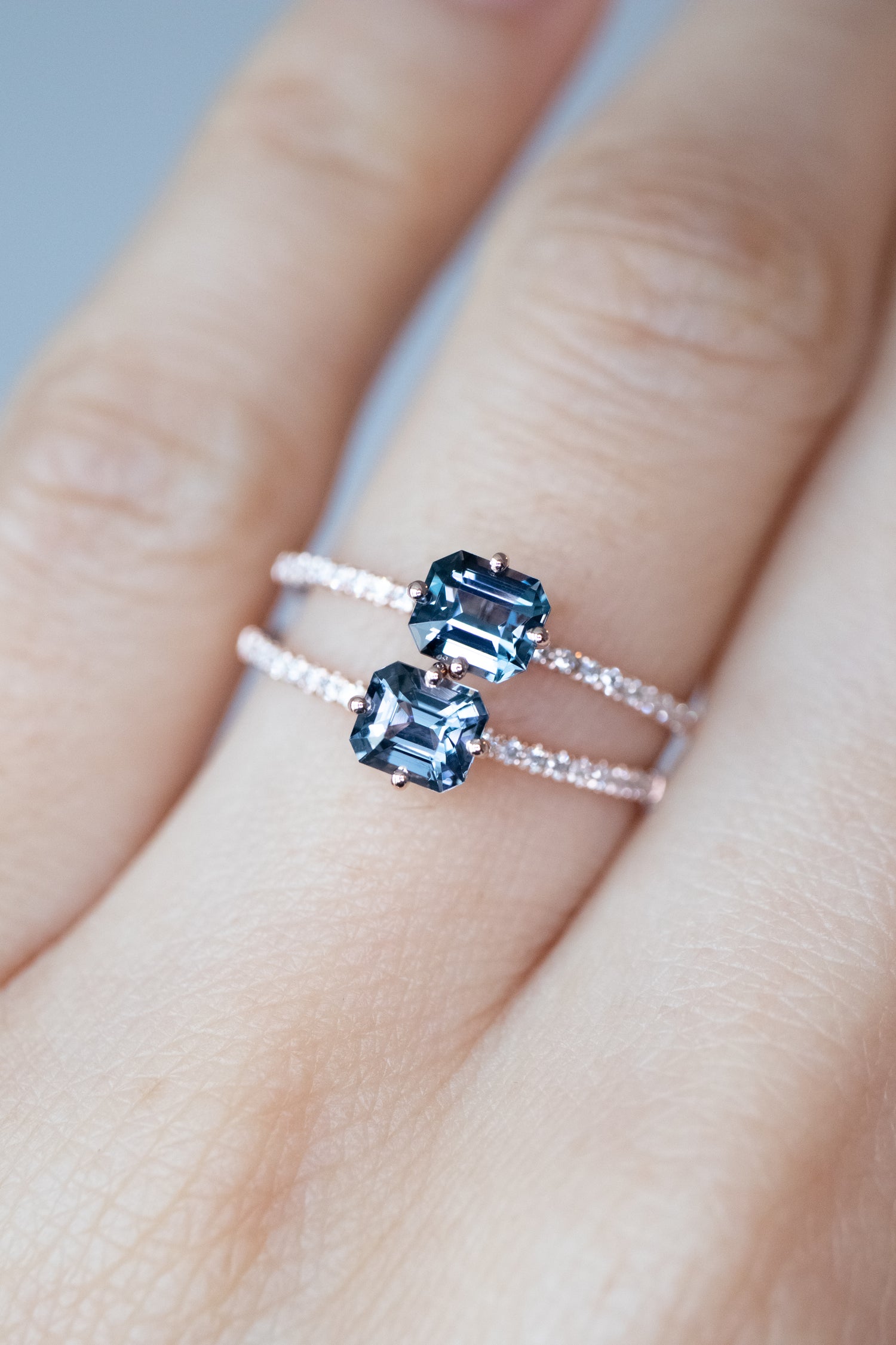 0.65ct Blue Spinel & diamonds 14K Rose Gold Ring
