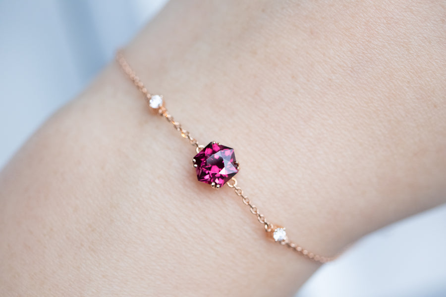 ~1-1.2ct Hexagon Garnet and ~0.07ct Diamonds 18K Rose Gold Bracelet