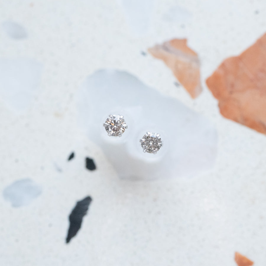 Classic D Color total 0.20/ 0.30ct Diamonds Stud Earrings with Japanese Certificate