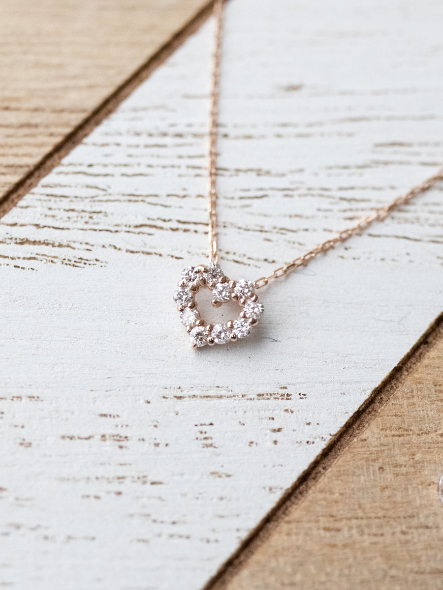 Japan 18K Gold White Diamonds Heart Necklace