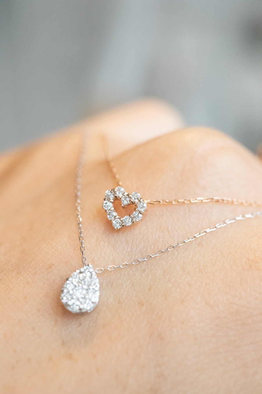 Japan 18K Gold White Diamonds Tear Necklace