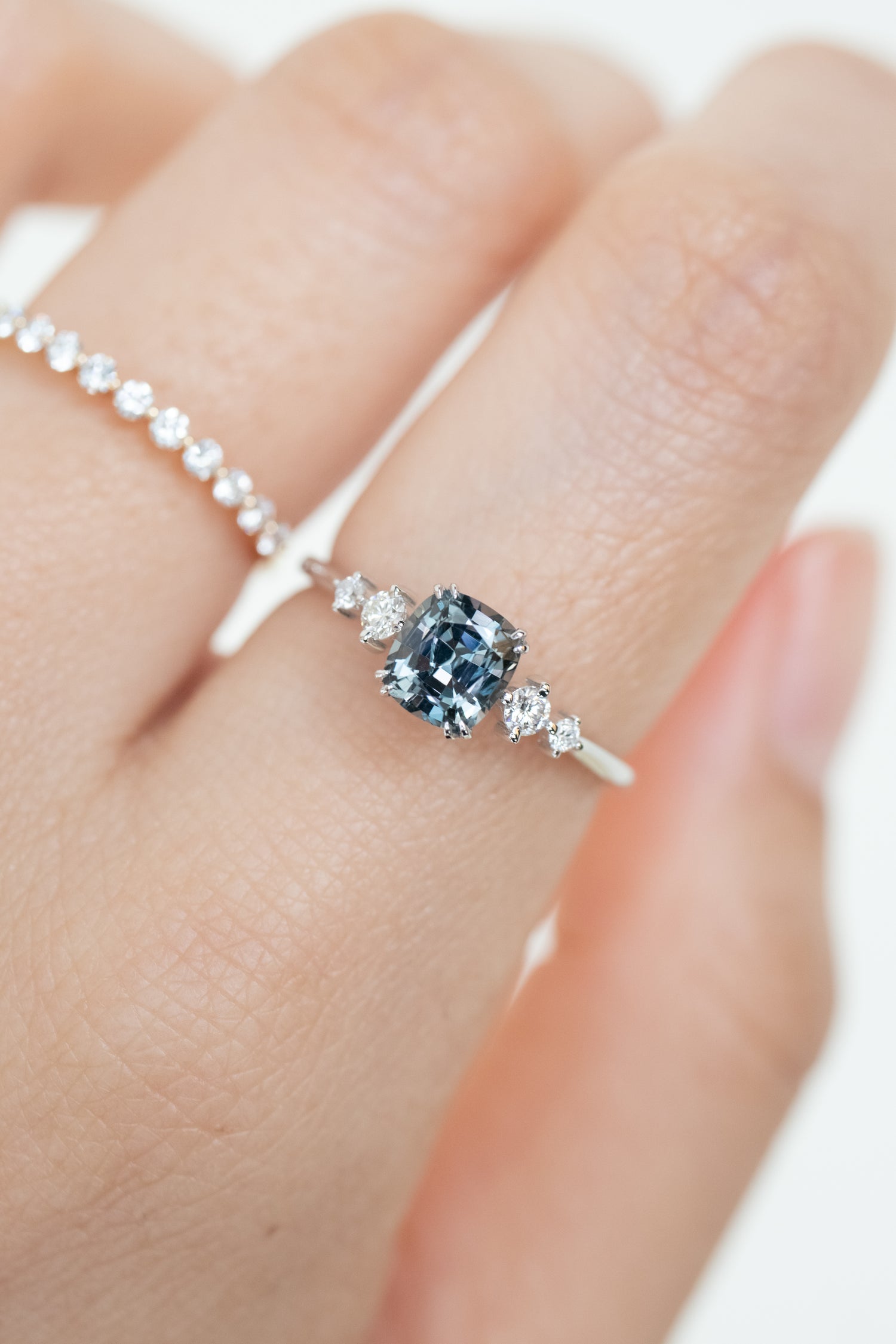 0.85ct Grey Spinel (Unheated with Certificate) & diamond 14K White Gold Ring