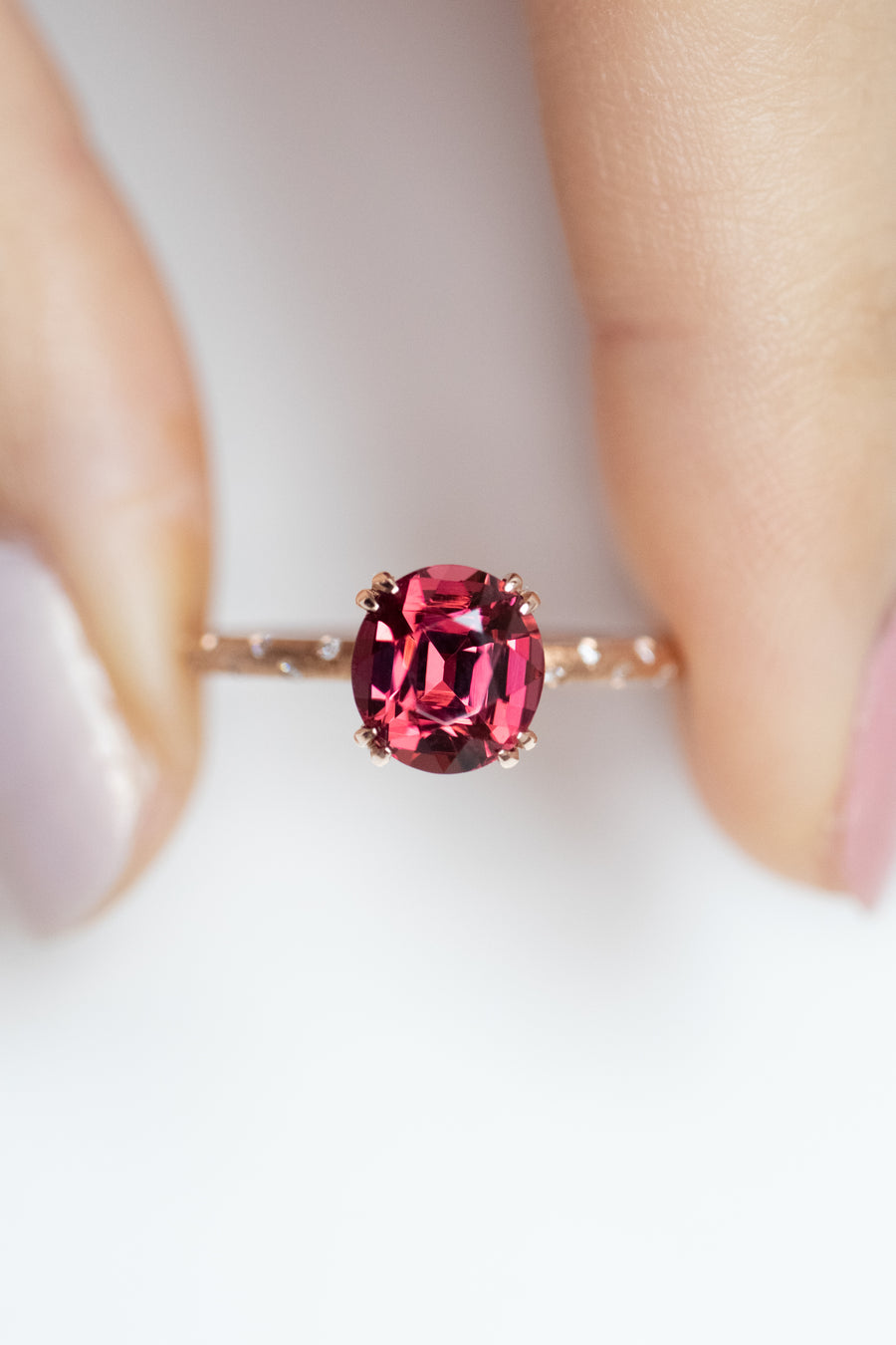 1.79ct Red Garnet (cert) & 0.042ct Diamonds 18K Rose Gold Ring