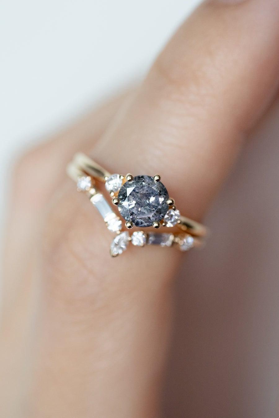 0.60ct Salt & Pepper Diamonds & White Diamond 18K Yellow Gold Ring