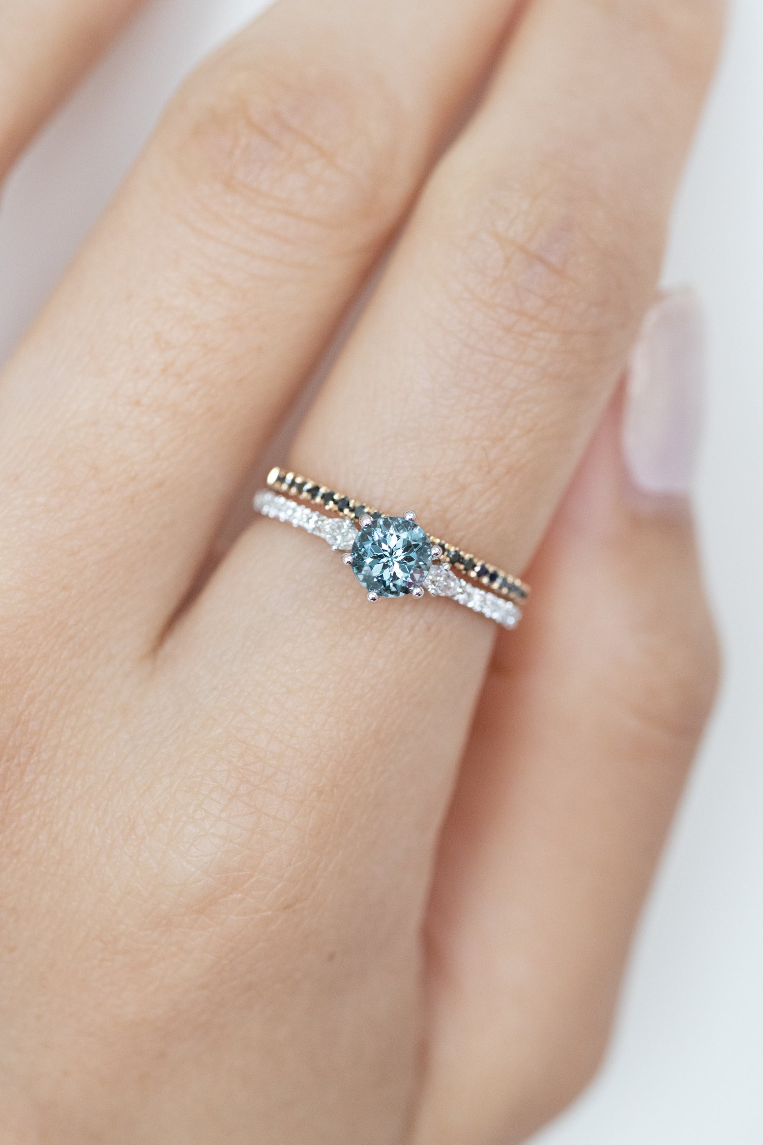 D-E colour, VS Clarity Top Quality Diamonds total ~0.11ct - 0.26ct 14/ 18K Gold Half Eternity Ring
