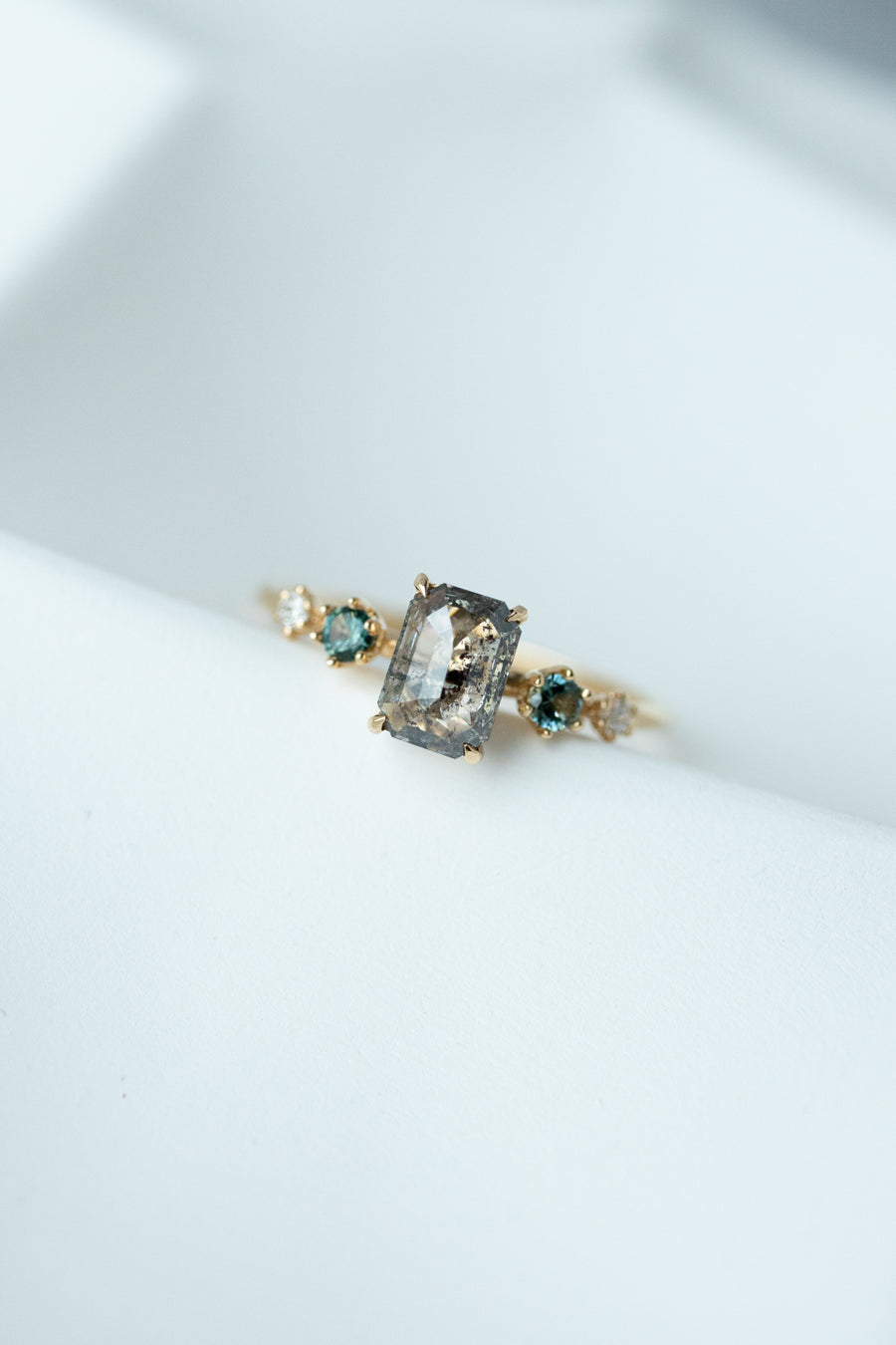 0.55ct Salt & Pepper Diamonds with Sapphire & White Diamond 18K Yellow Gold Ring