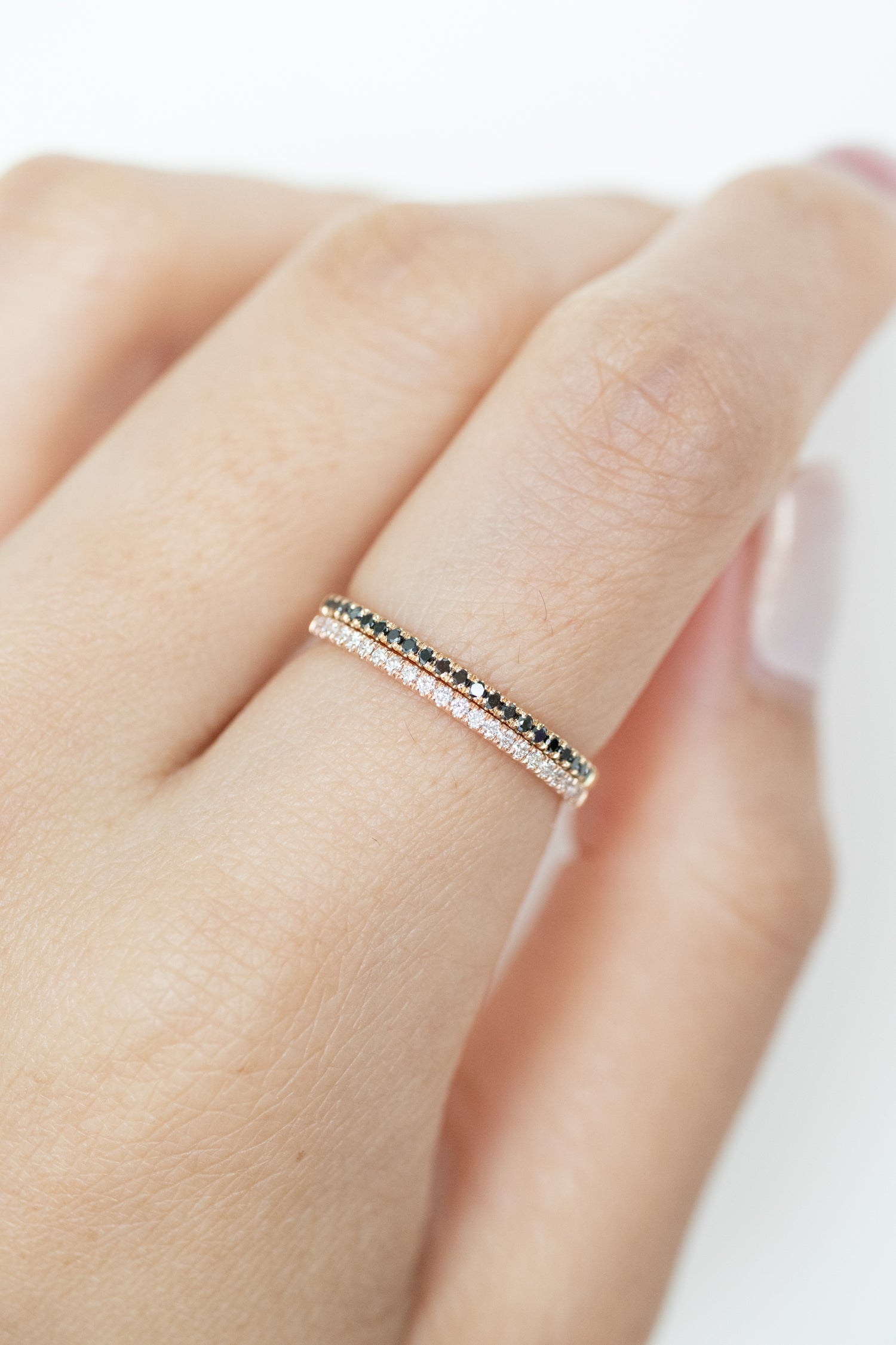D-E colour, VS Clarity Top Quality Diamonds total ~0.11ct - 0.26ct 14/ 18K Gold Half Eternity Ring