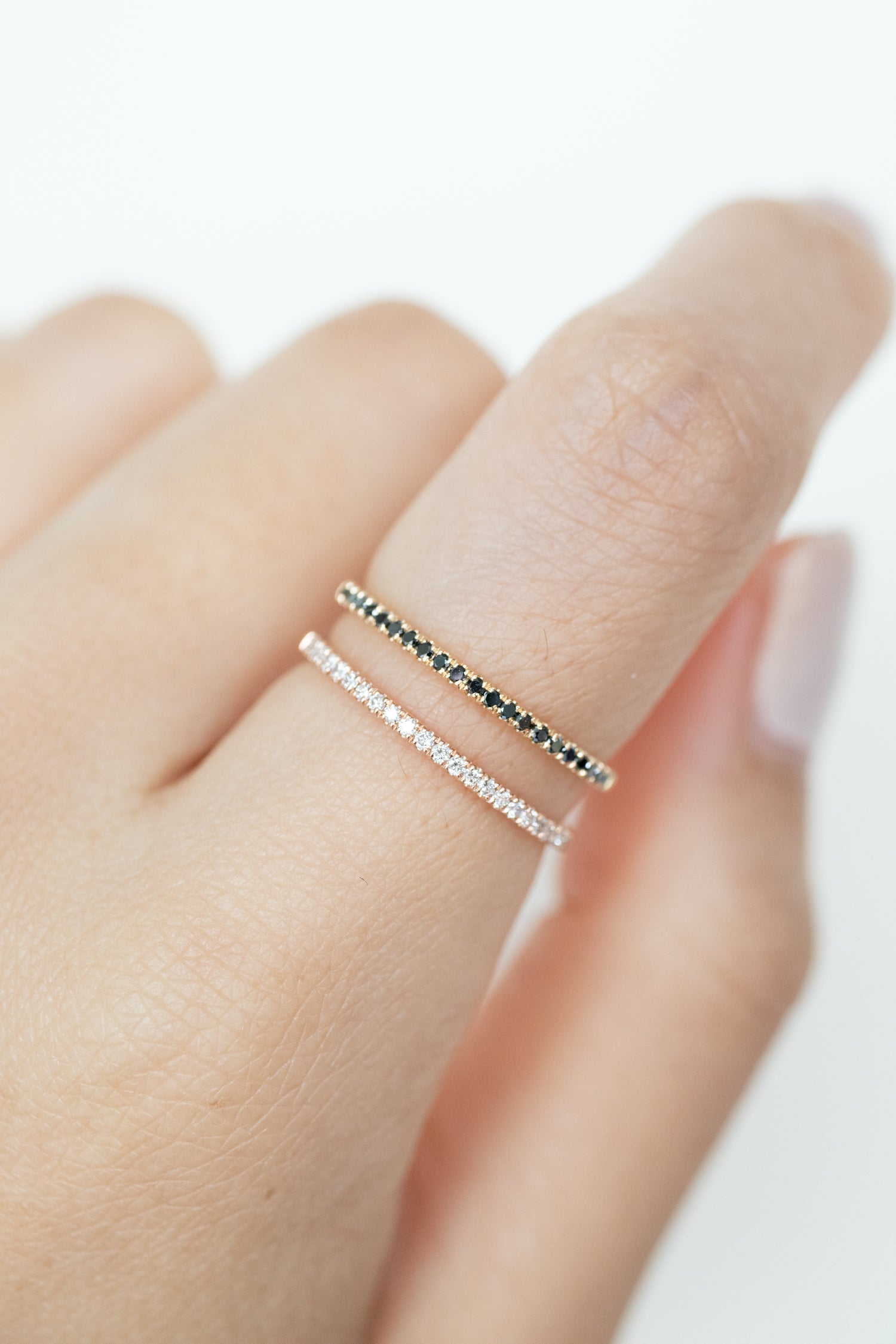D-E colour, VS Clarity Top Quality Diamonds total ~0.11ct - 0.26ct 14/ 18K Gold Half Eternity Ring