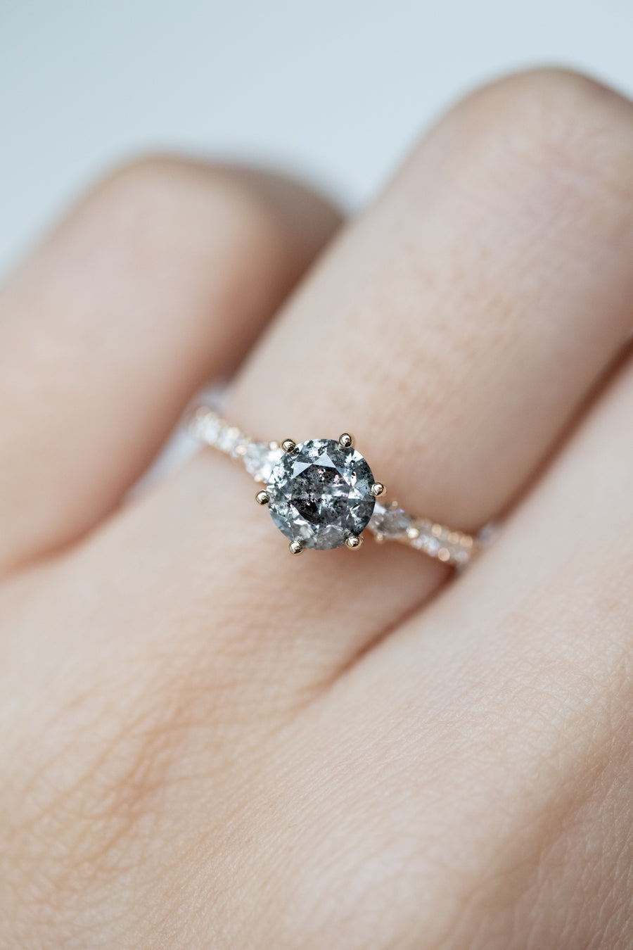 (PRE-ORDER) 0.55ct/ 0.70ct Round Salt and Pepper Diamonds & ~0.18ct White Diamonds 18K Gold Ring