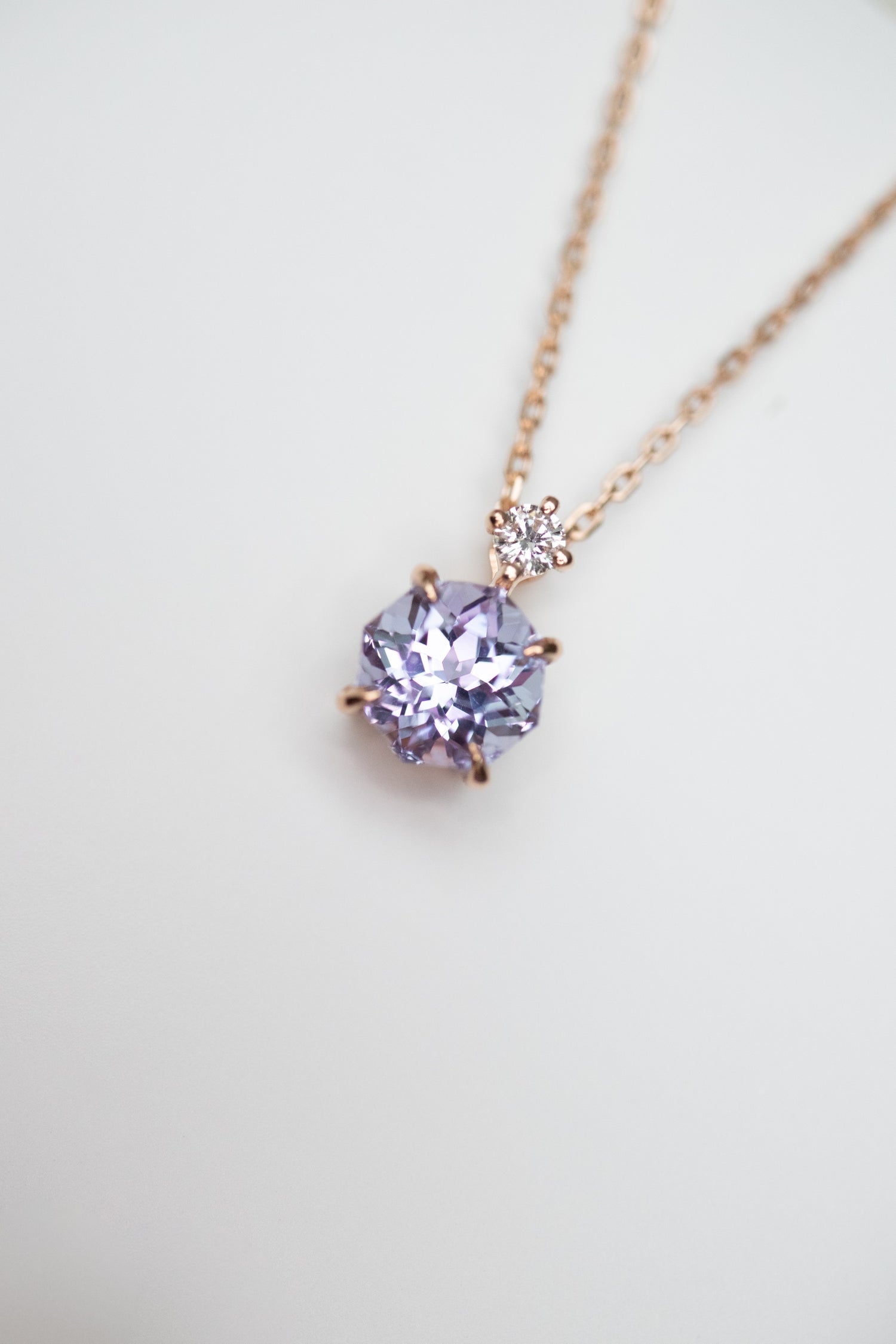 1.22ct Lavender Tanzanite & 0.04ct diamond 18K Rose Gold Necklace