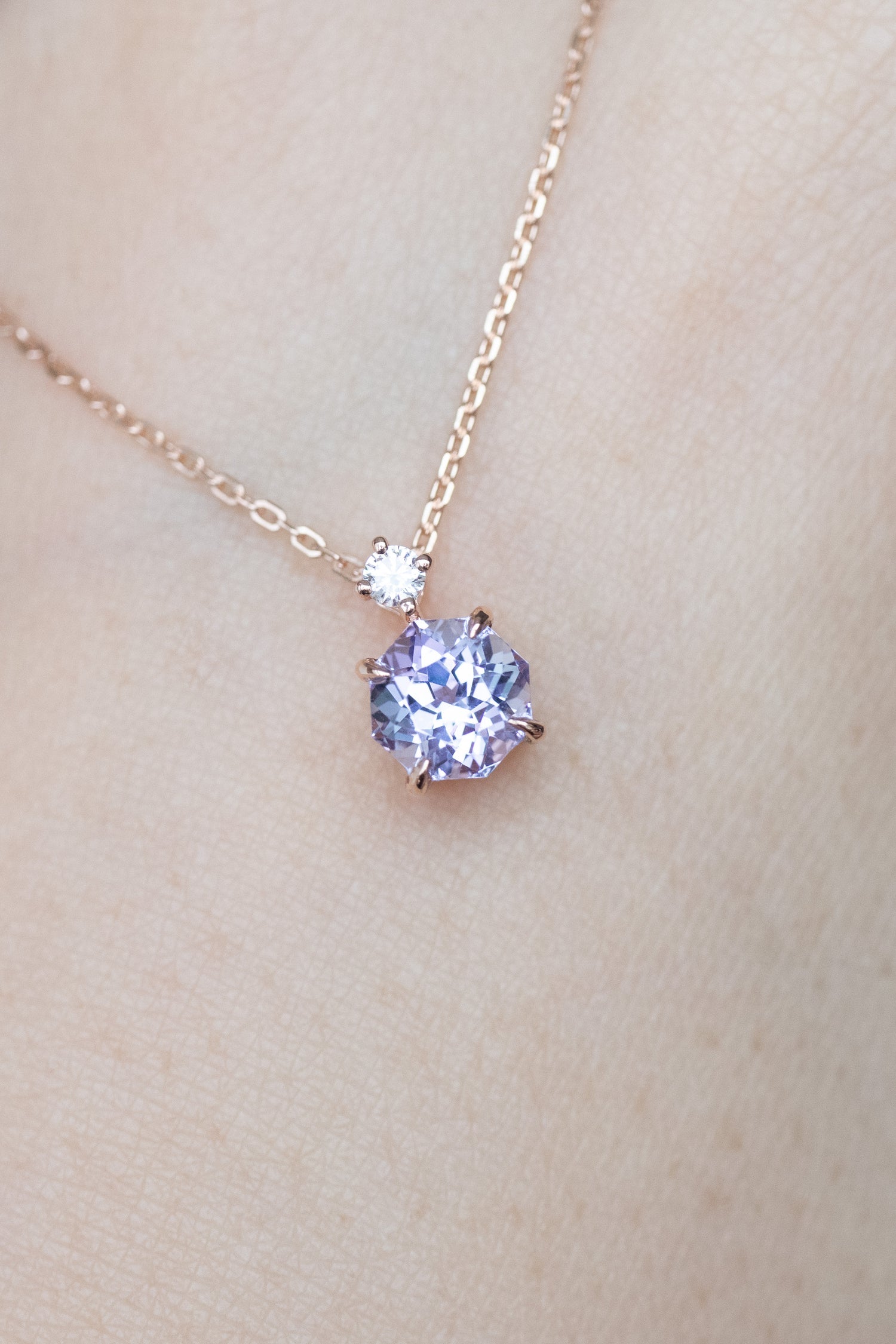 1.22ct Lavender Tanzanite & 0.04ct diamond 18K Rose Gold Necklace