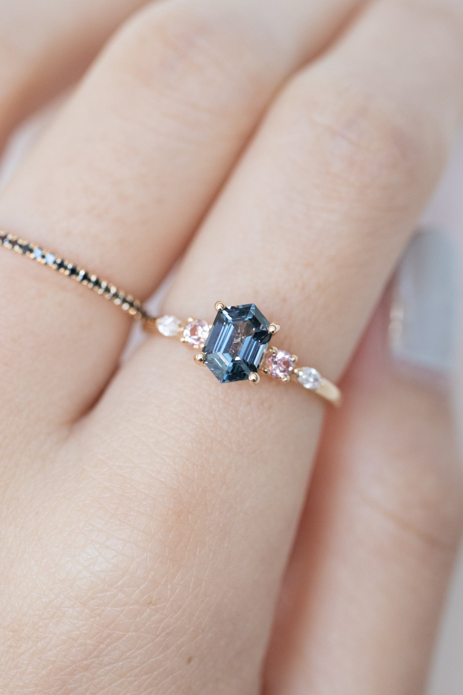 1.04ct Greyish Hexagon Blue Spinel (with Certificate) & diamonds 18K Yellow Gold Ring