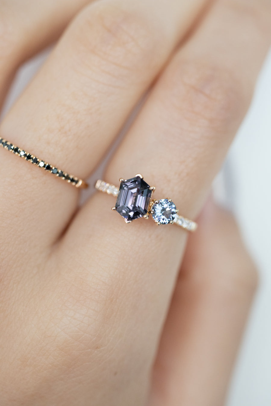 ~1.08ct Hexagon Greyish Purple Spinel with Lavender Round Spinel & 0.08ct Diamonds 18K Yellow Gold Ring