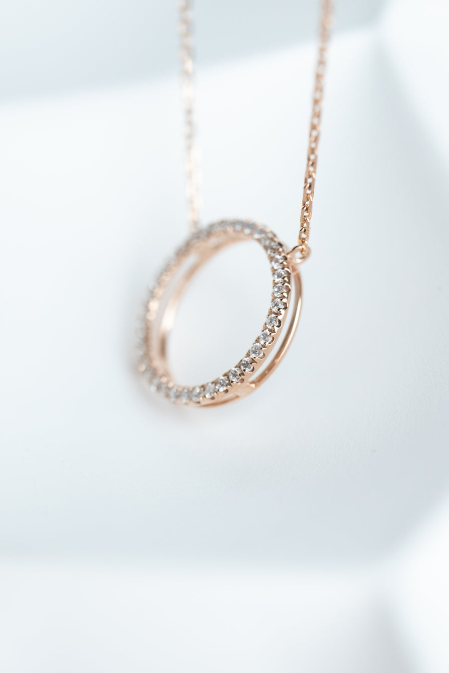 (Preorder) Round Brilliant White Diamonds 14K/18K Gold Perfection Circle Necklace