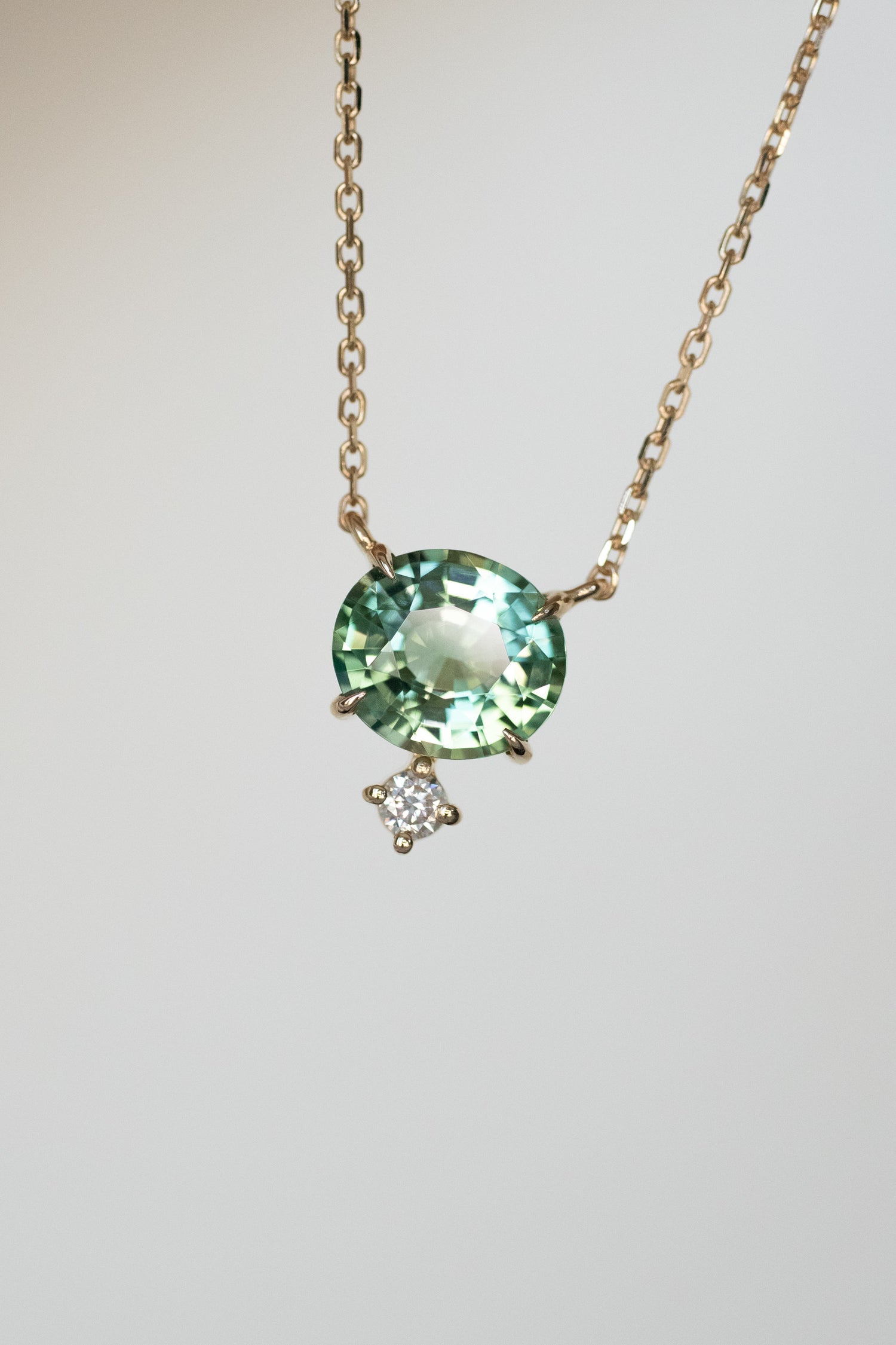 1.32ct Forest Green Tourmaline & diamond 18K Yellow Gold Necklace