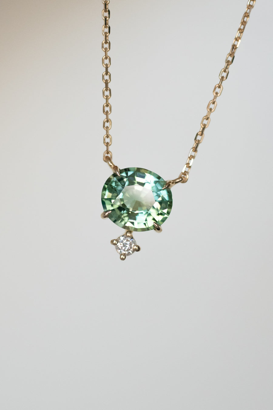 1.32carat Forest Green Tourmaline & 0.045carat Natural Diamond 18K Yellow Gold Necklace