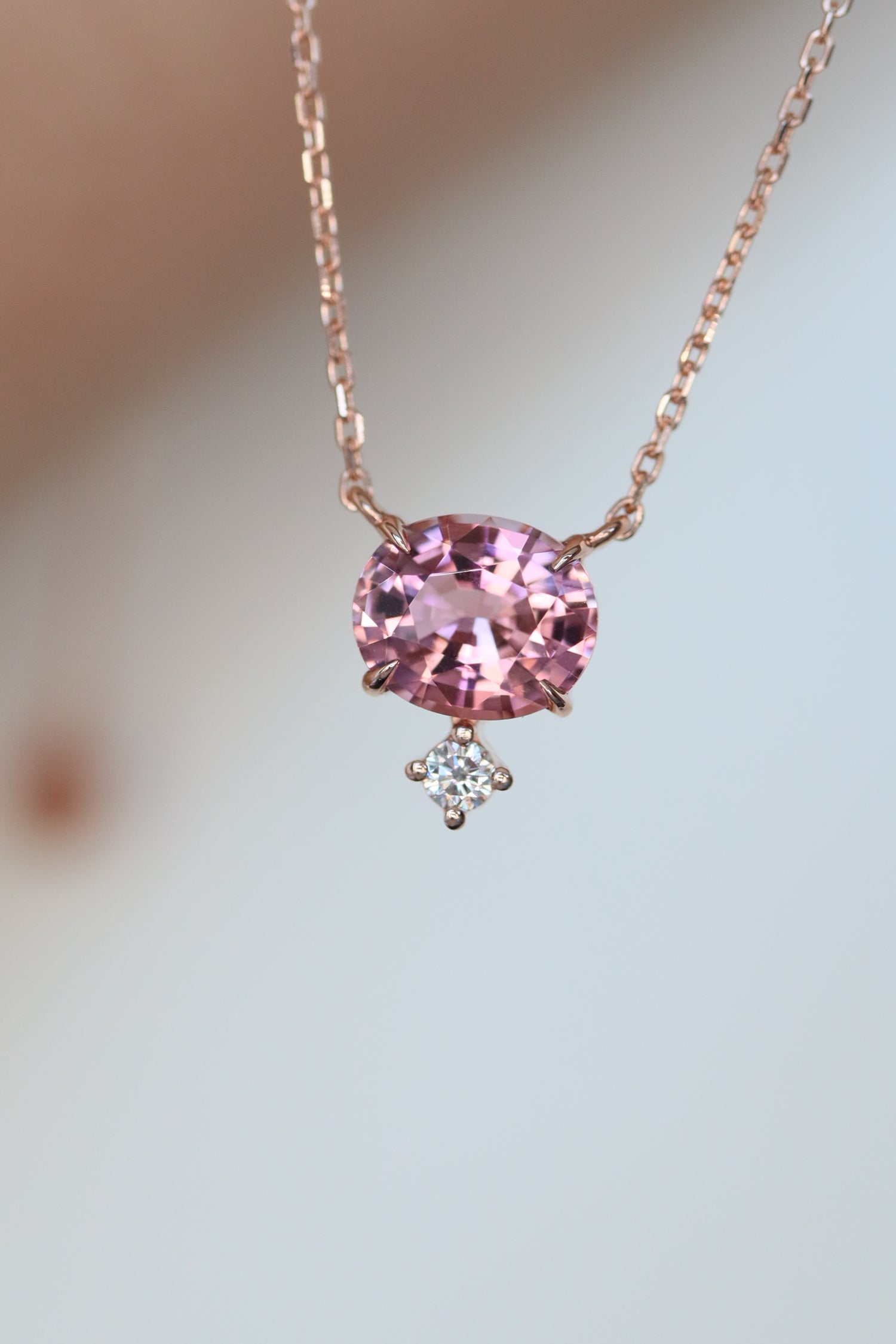 1.24ct Ovale Rosé Tourmaline (With Certificate) & diamond 18K Rose Gold Necklace